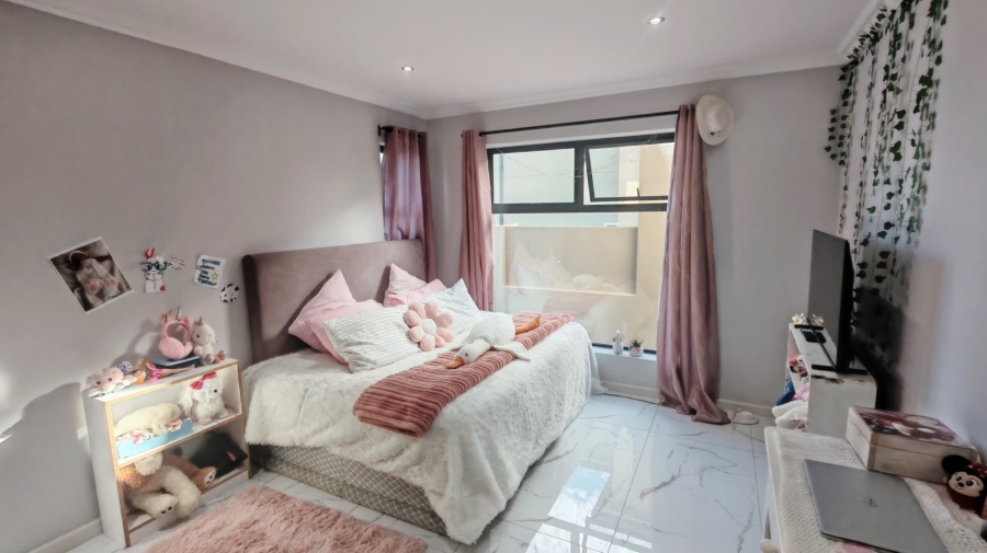 3 Bedroom Property for Sale in Hartenbos Heuwels Western Cape